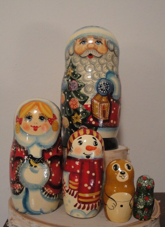 russian nesting santas