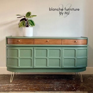 Luxury Curved Sideboard in Bayberry Green and Walnut
