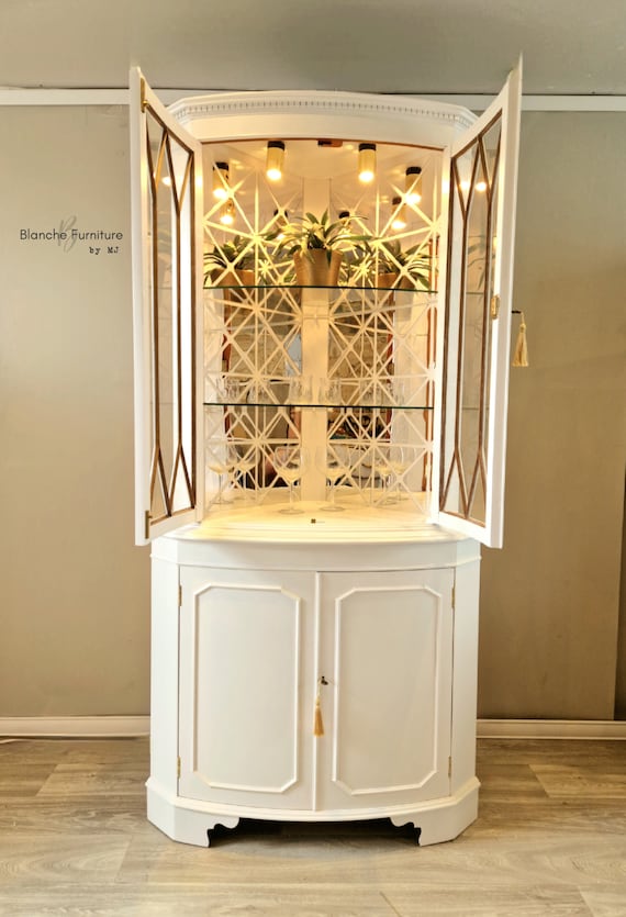 Double Corner Vintage Drinks Cabinet in White With Light and Geometric Mirror Lining. Etsy Israel