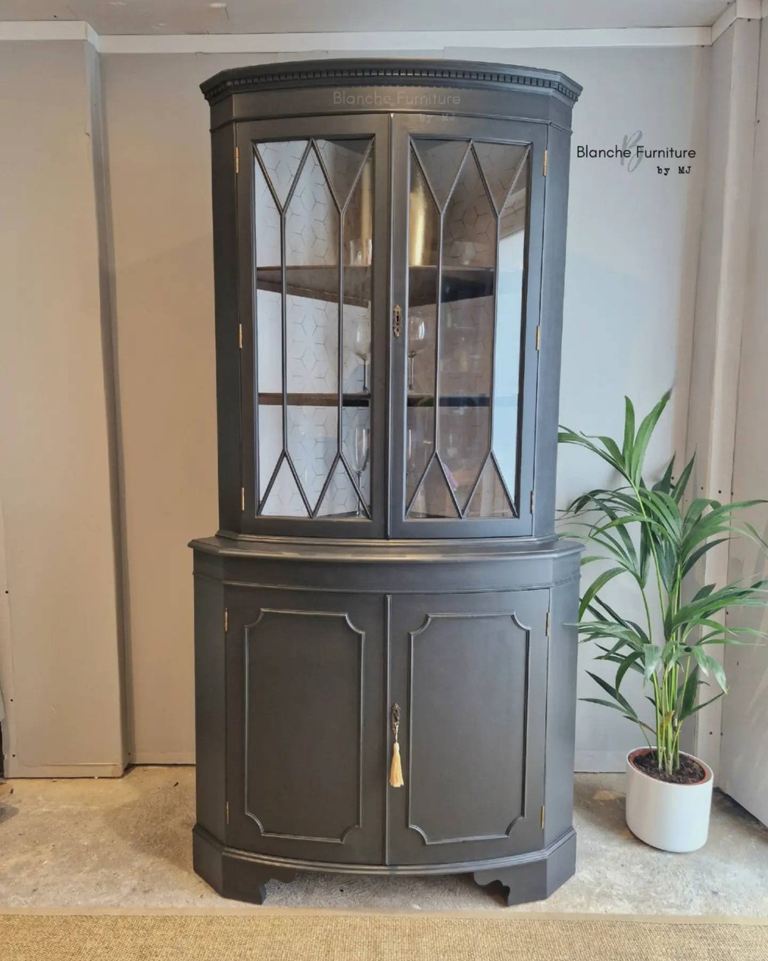 Corner gin cabinet discount