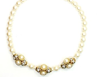 Awesome 18 inch Pearl & Crystal Gold Tone Necklace