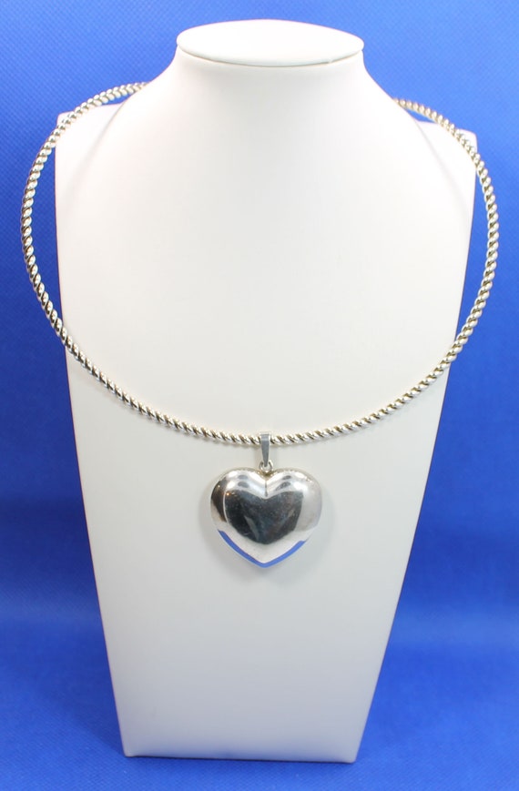 Solid Twisted Rope Choker Necklace With Heart Pendant Canada