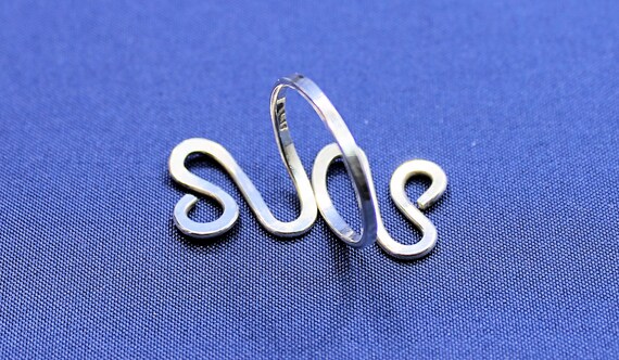 Handcrafted Sterling Silver "Scroll" Ring - Size … - image 4