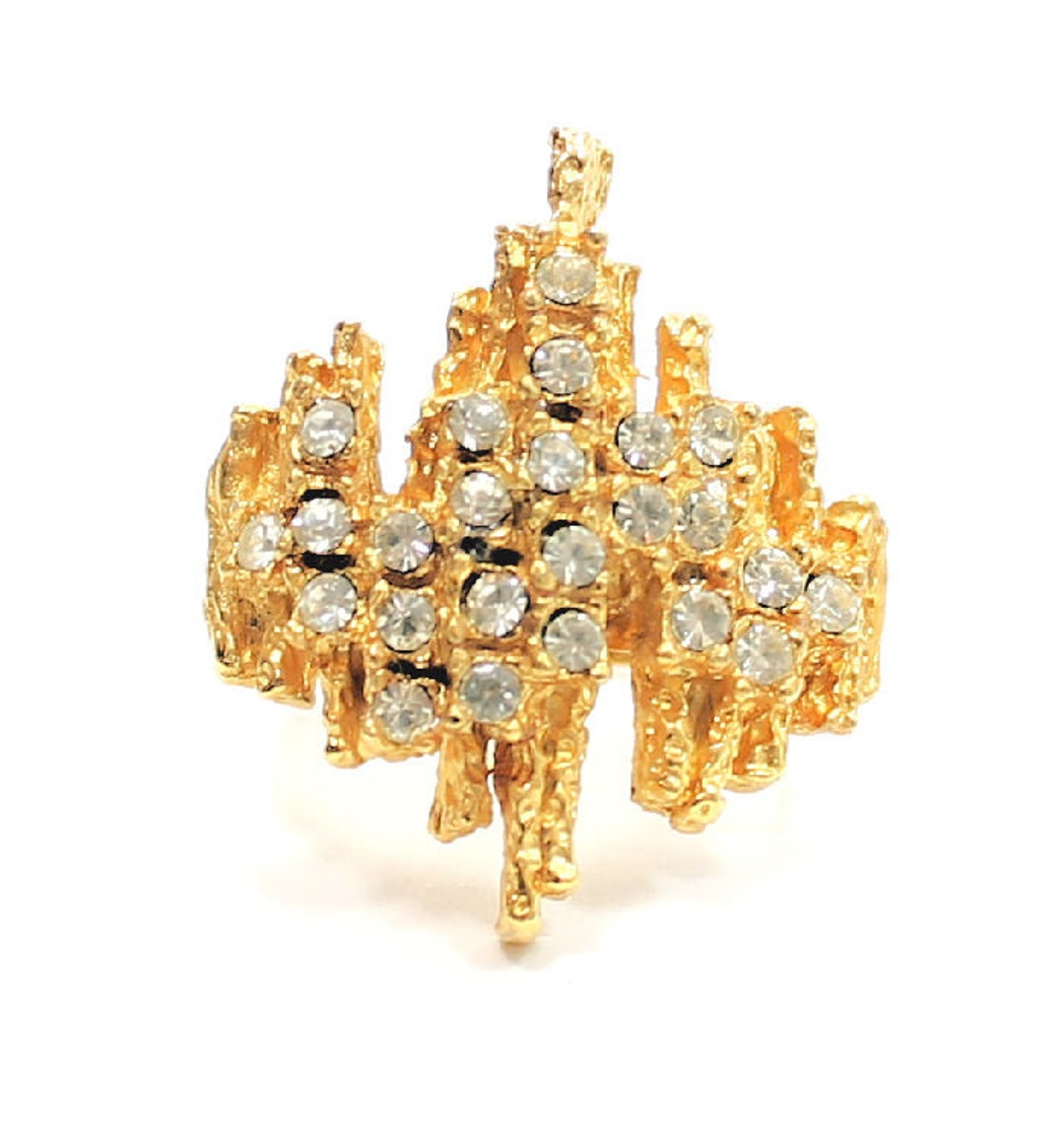 Elegant Crystal and Gold Tone Fashion Estate Ring Size 57 adjustable