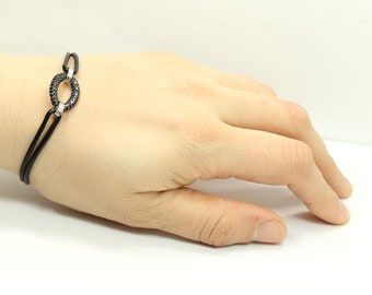 Eye Catching Leather Black Bracelet Sterling Silver With Black Glass