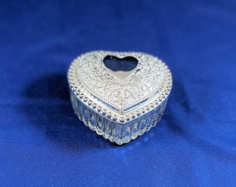 Vintage Things Remembered Crystallized Swarovski Silver Tone