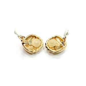 Collectors M. V. Vellano Design Shell Clip on Earrings image 3