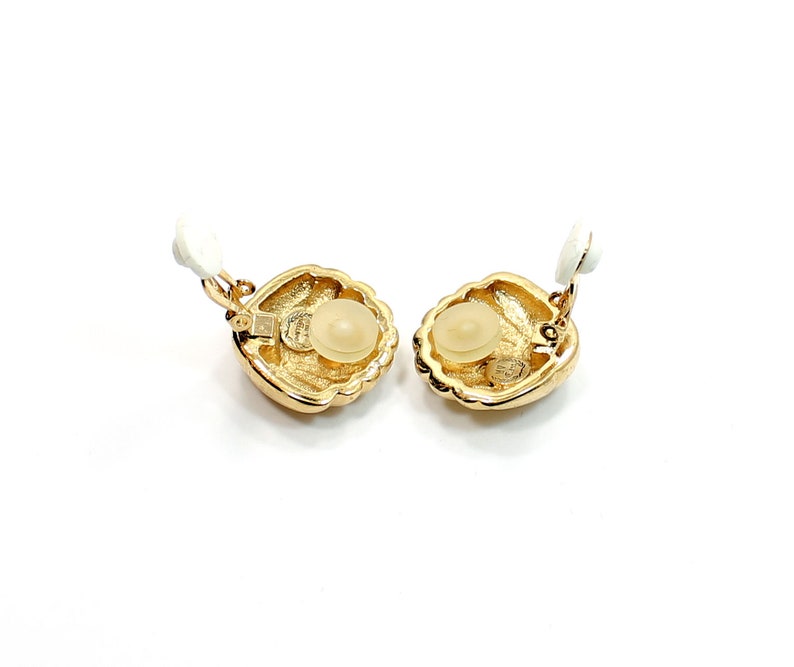 Collectors M. V. Vellano Design Shell Clip on Earrings image 3