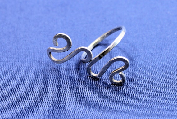 Handcrafted Sterling Silver "Scroll" Ring - Size … - image 3