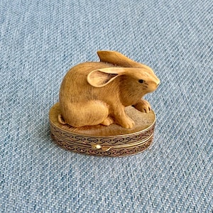 Estee Lauder Solid Perfume Rabbit Compact