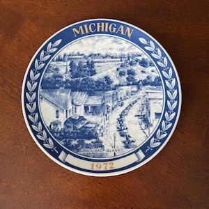 Vintage Collectors Plate- Michigan, Mackinac Island 1972. First Edition- Plate #725