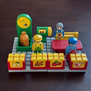 Playmobil- Farmers Market Set #66030 (1995)