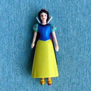 Disney- Snow White Figure