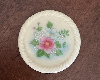 Avon “Spring Bouquet” Porcelain Brooch/Pin (80’s)