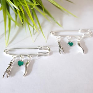 Protection Pin, Mano Cornuto, horned hand Cornicello, Italian horn, Heart!