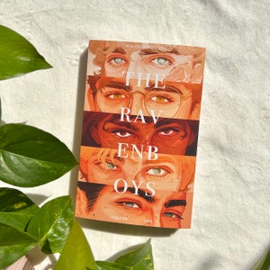Dustjacket - The Raven Boys - The Raven Cycle - Maggie Stiefvater