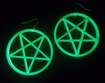 Inverted Pentagram Earrings / Green / Fluorescent / UV Reactive / Black light / Witchy / Goth / Glow / Neon / Cyberpunk