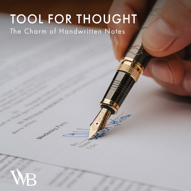 Puede incluir: Una pluma estilogr&aacute;fica dorada y negra con una plumilla fina se est&aacute; utilizando para firmar un documento. El documento tiene el texto "Disclosing Party" y "By: Name, Title." El texto "TOOL FOR THOUGHT The Charm of Handwritten Notes" est&aacute; en la parte superior de la imagen.