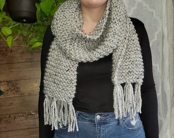 chunky scarf with fringe