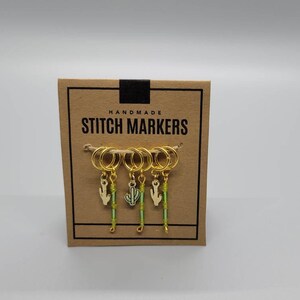 Cactus stitch markers