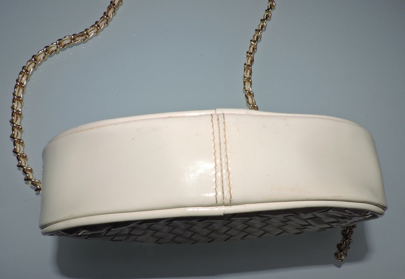 Vintage White Ronora Woven Vinyl Purse with Chain Strap