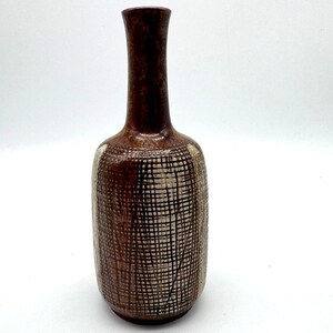 Vintage Mid Century Studio Art Pottery Bottle Vase Brown Textured Crosshatch