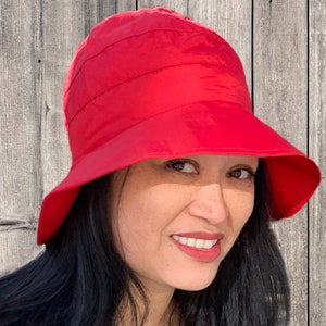 10 COLORS. Foldable rain hats fisherman style. ( FLAVIE ). Waterproof and super practical. Made in Canada