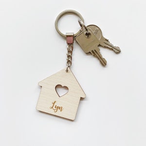 Personalised wooden house keychain / keyring