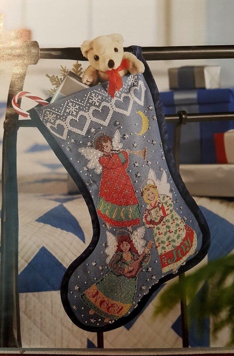 Leisure Arts ~ Herrschners ~ Festive Christmas Stockings