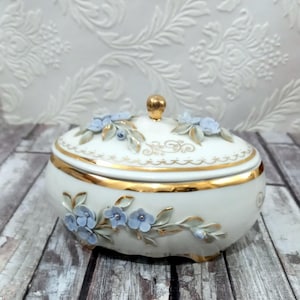Vintage porcelain  casket with flower decoration