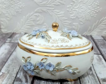 Cofre de porcelana vintage con decoración floral
