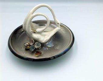 Vintage Capodimonte Creazioni Minervini couple of swans