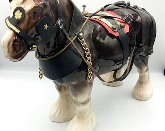 ヴィンテージ陶器製馬の置物、光沢のある黒い馬の置物、ヴィンテージ