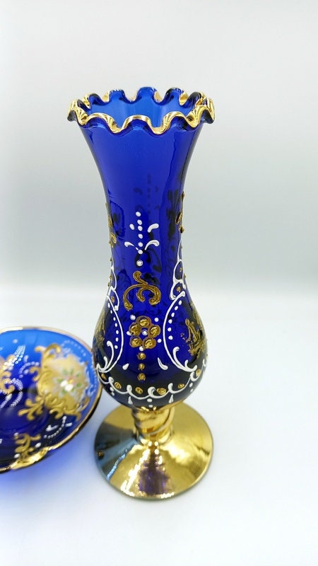 ボヘミアンクリスタル　 青色ガラス花瓶 金色装飾付き BOHEMIA Cristal - ボヘミアングラス 花瓶 ブルー 未使用の通販 by