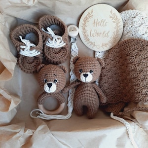 Pregnancy gift box parents to be congrats present, Welcome baby gift bear set, knit stuff woodland animals gifts for expecting mom