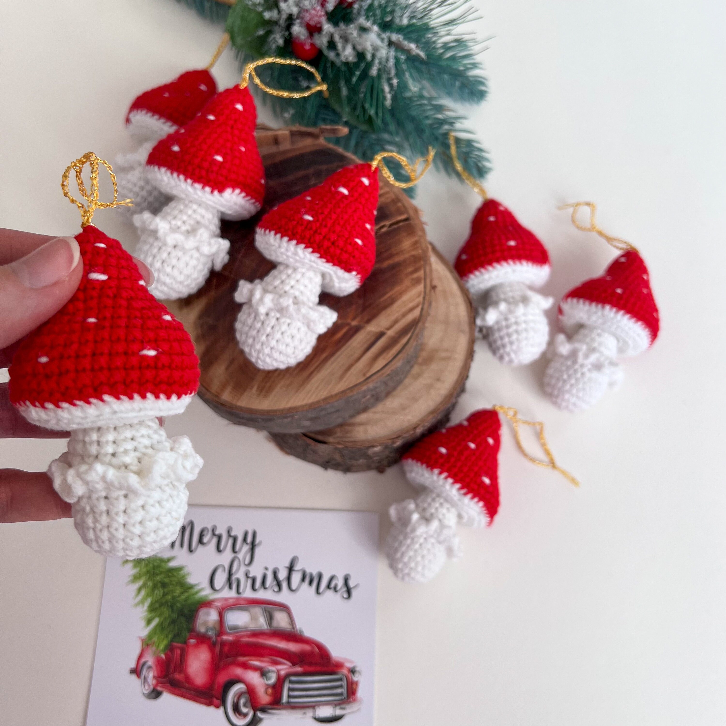 かぎ針編みのキノコのクリスマスオーナメントセット：スカンジナビアの