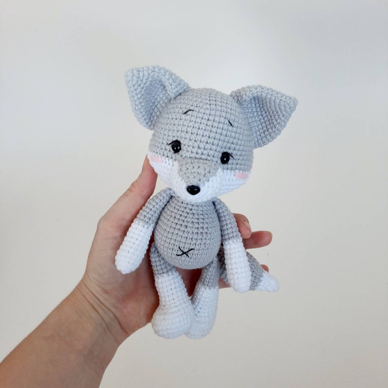 Personalisatie wolf babyjongen cadeau, wolf dier baby spullen genderneutraal cadeau, bos knuffels en knuffels wolf afbeelding 2