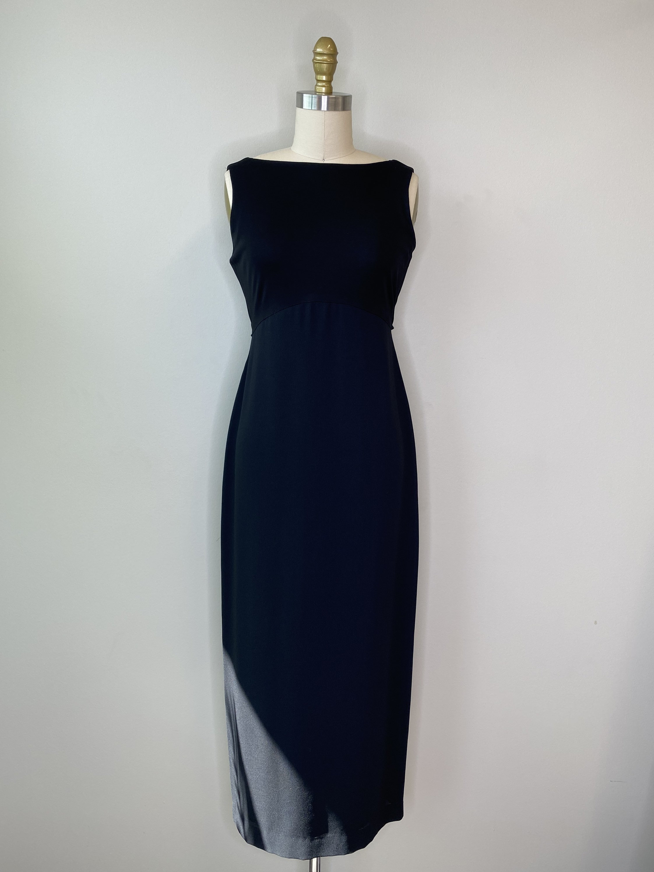 Vintage Laundry by Shelli Segal Long Black Evening Gown With Back Ruffle V-neck - Etsy Vintage Laundry by Shelli Segal Long Black Evening Gown With Back Ruffle V-neck - Etsy