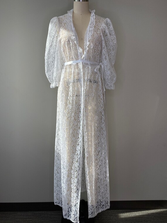 Romantic White Lace Robe Gem