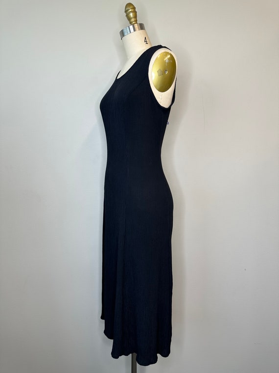 Black Crinkle Sleeveless Dress - image 5