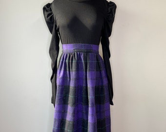 Gonna vintage viola e tartan nero