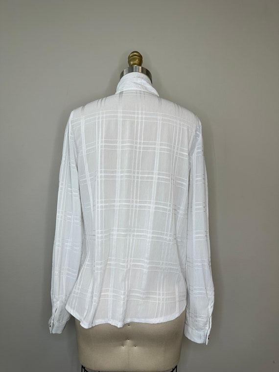 White Texture Pussy Bow Geometric Blouse - image 4