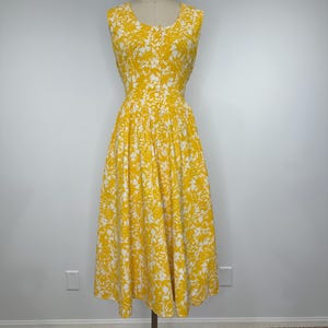 Vintage Yellow and White Flower Fit and Flare Dress