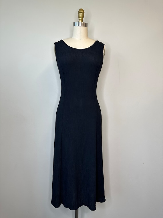 Black Crinkle Sleeveless Dress - image 2