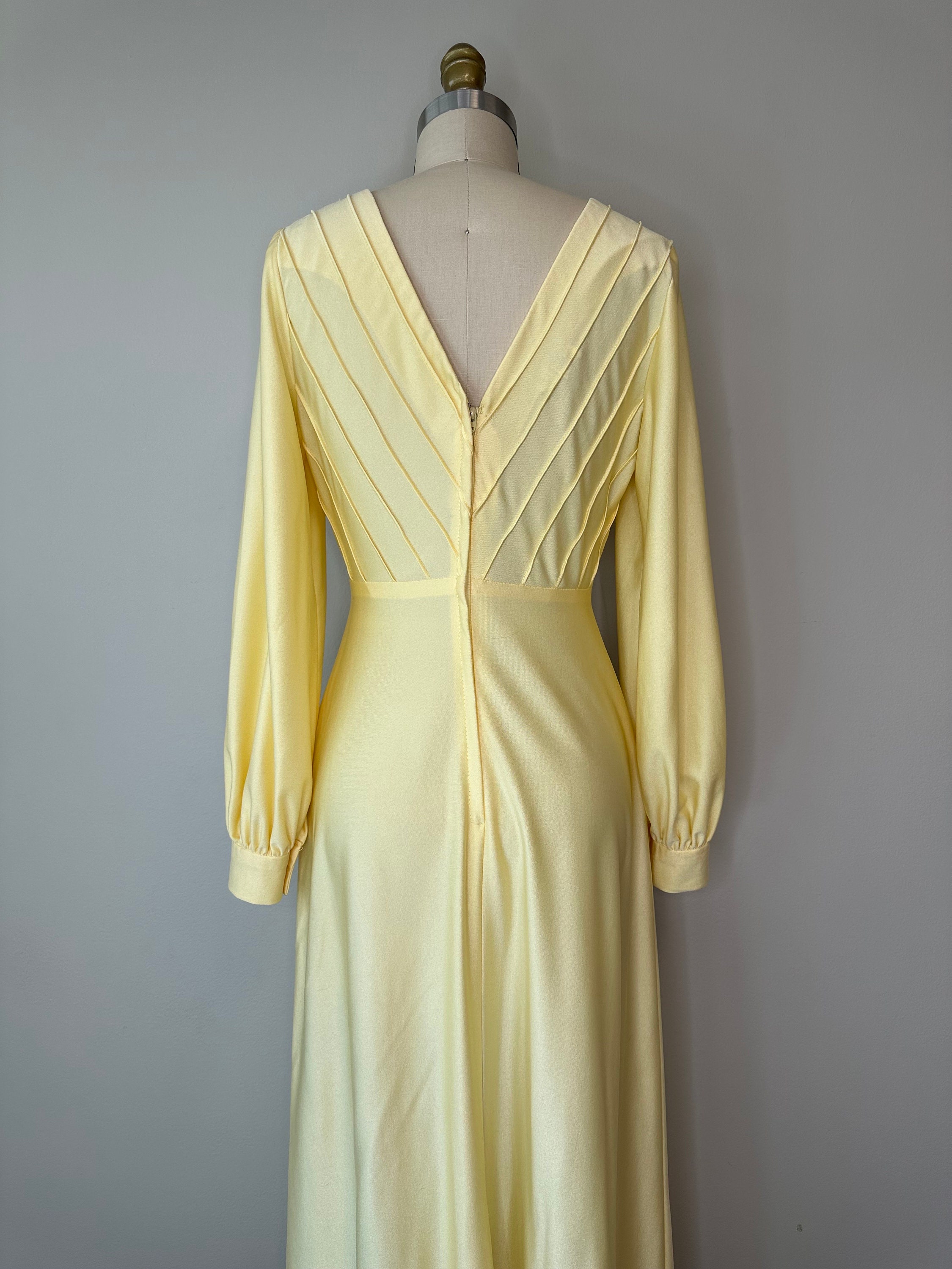 70s long sleeve dress Vintage '70s Peach Dress Maxi Formal Long Sleeves sz Medium