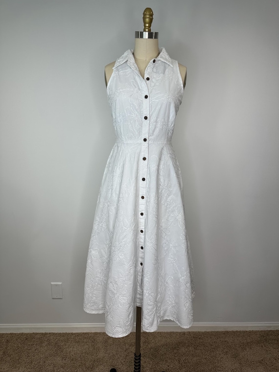 Vintage White Button Down Embroidered Sleeveless Dress Vintage White Button Down Embroidered Sleeveless Dress