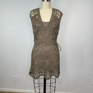 Blusa marrom de malha e regata dos anos 90