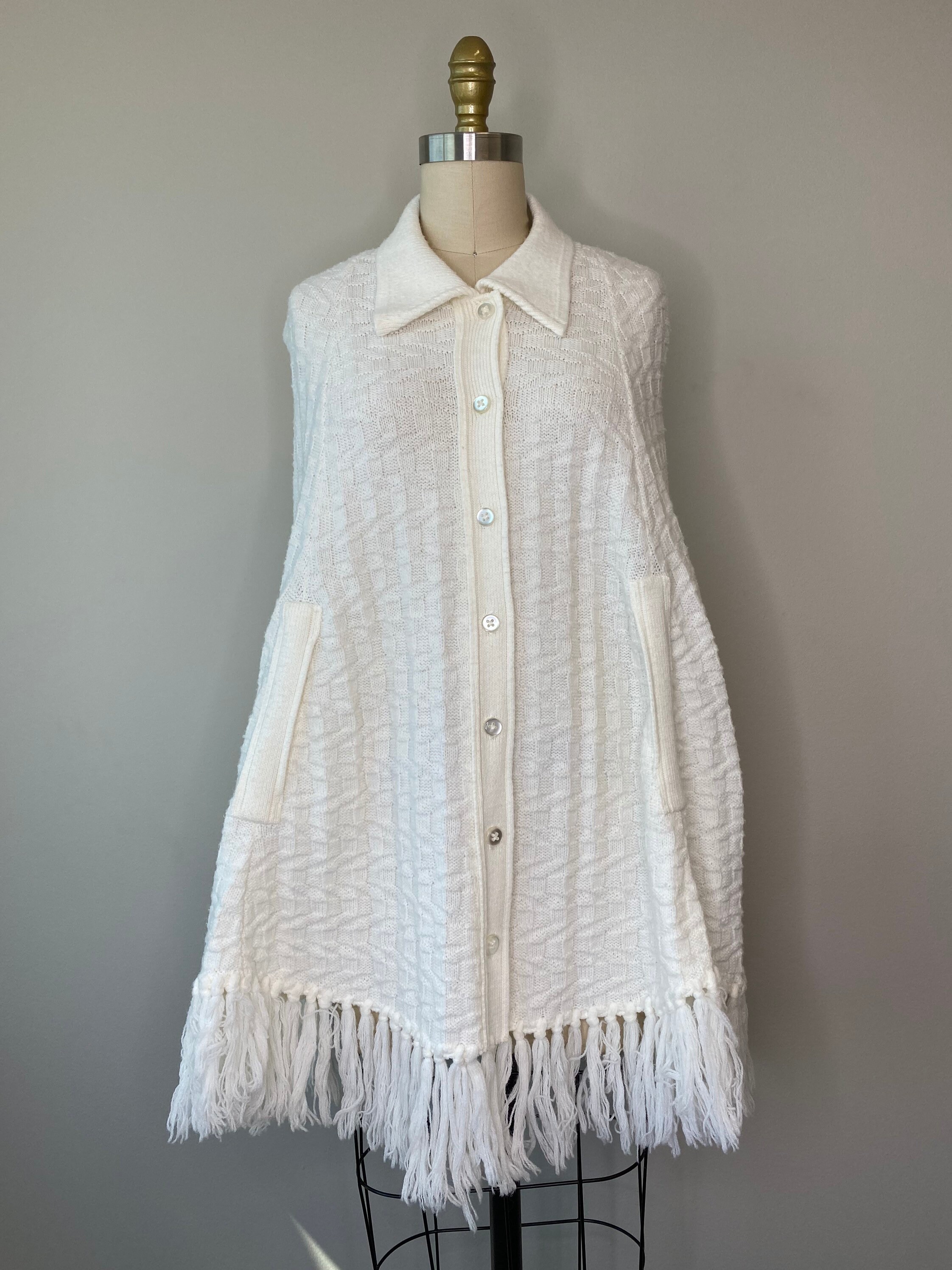 Sweet Vintage Fringe Wool Cape Top Set-Up