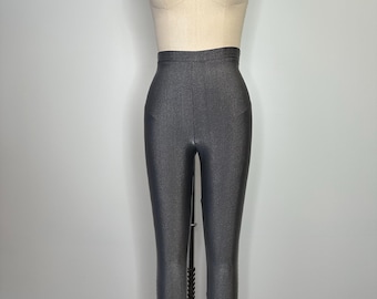 Pantalones con estribos plateados de los años 90