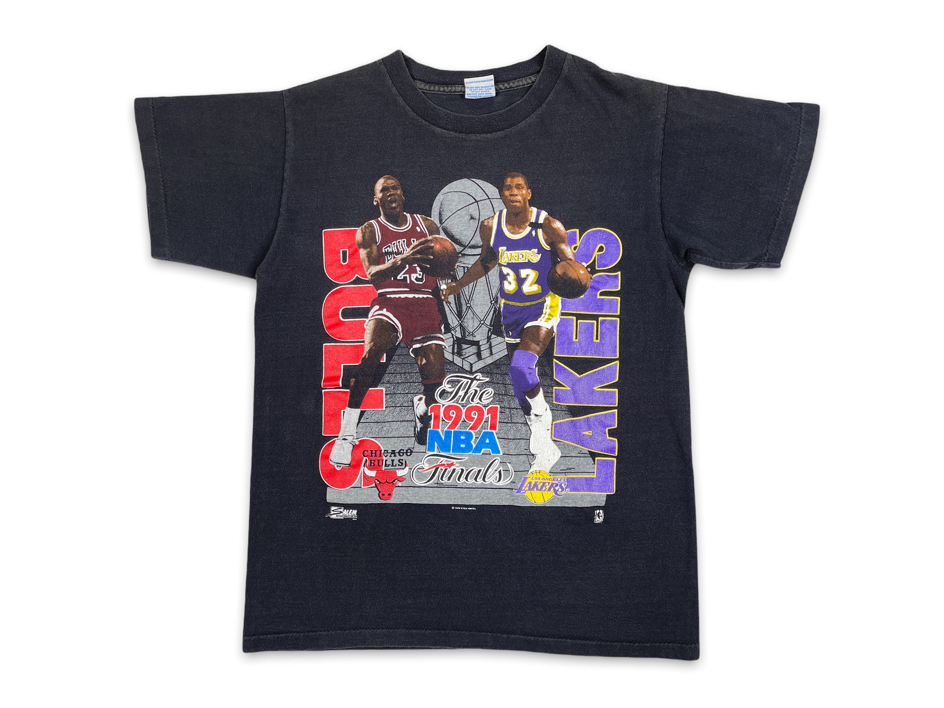 Salem Vintage 1991 NBA Finals Bulls Vs Lakers Michael Jordan and Magic Johnson T-Shirt. Large